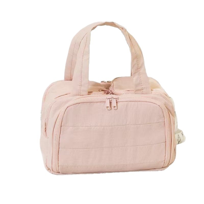 Lightweight And Large Capacity Partition Storage Travel Bag