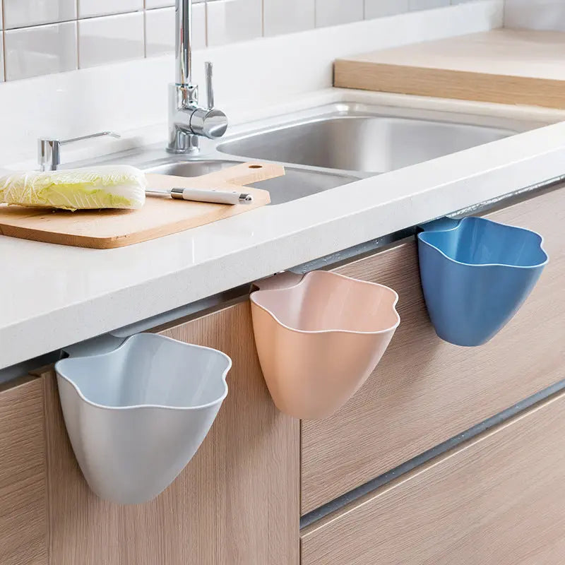 Kitchen trash can DazzleTrove