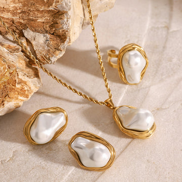 New Women's Stainless Steel Pearl Necklace