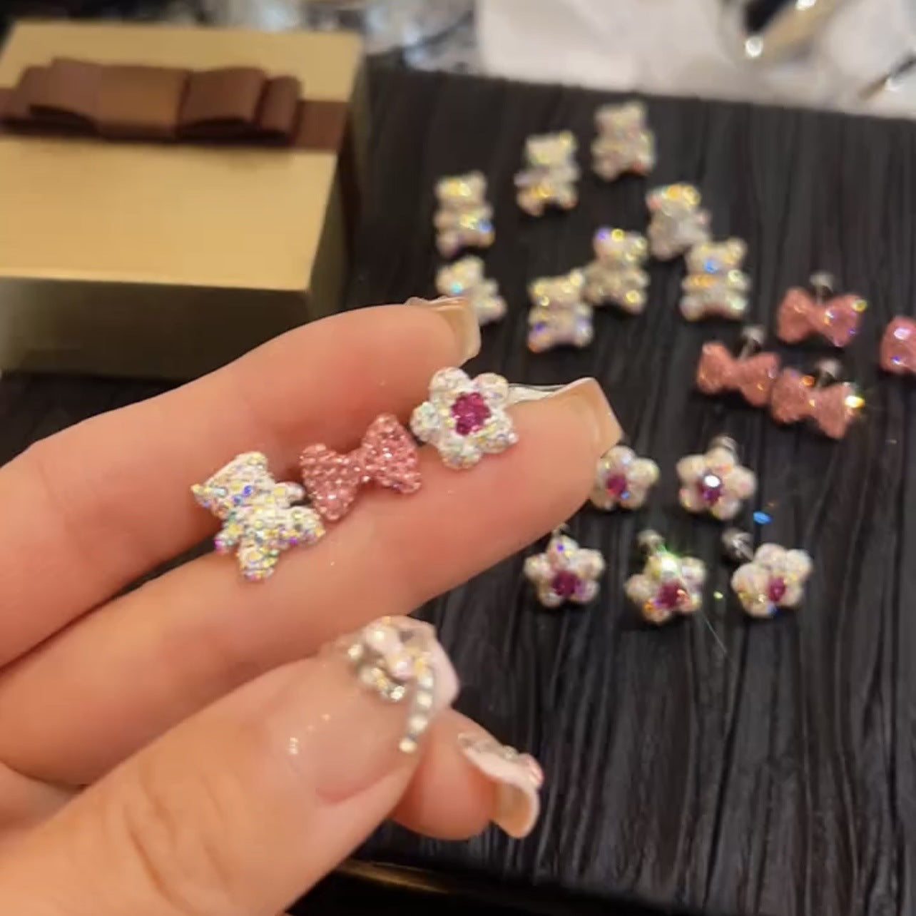 Diamond Color Cocoa Love Color Ear Bone Stud